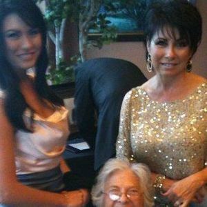 Meet your Posher, Debi